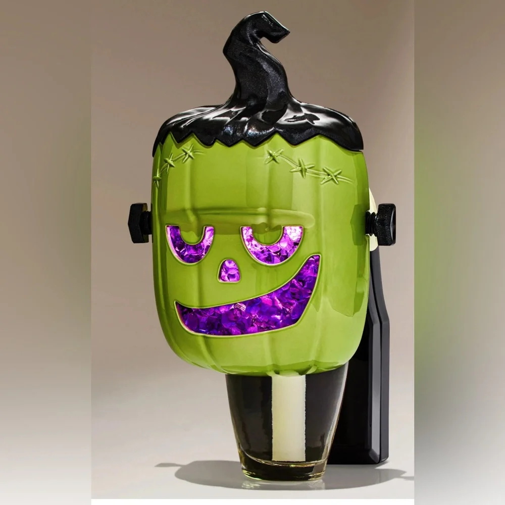 NWT B&BW Wallflower FrankenPumpkin Nightlight + 1 NWT/SEALED REFILL - Picture 3 of 8